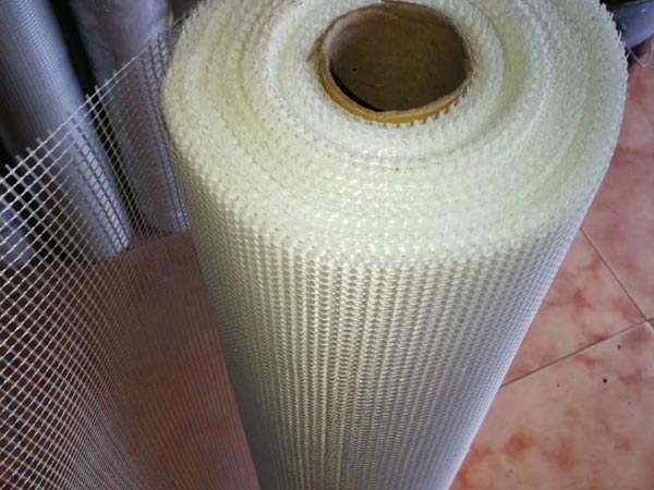 内墙抹灰一定要注意挂上网格布